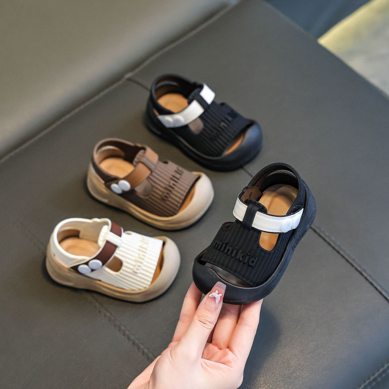 Egypántos babaszandál – Cartoon minta, PVC felsőrész és talp, Velcro-zárás, 1–3 éveseknek