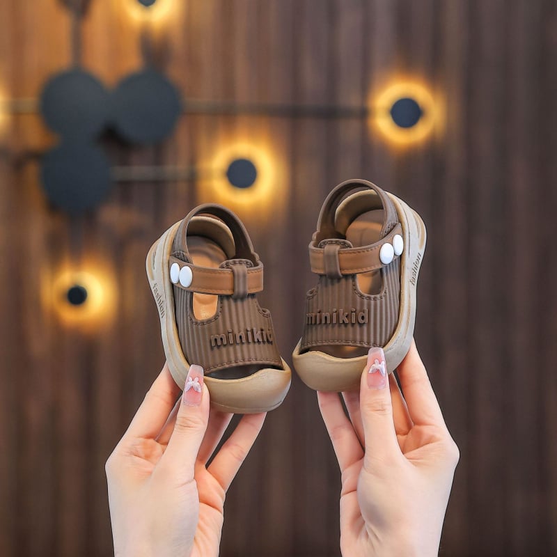 Egypántos babaszandál – Cartoon minta, PVC felsőrész és talp, Velcro-zárás, 1–3 éveseknek