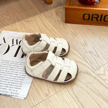 Nyári gyerek szandál — felső rész ultrafin bőrből, lélegző egyrétegű talp, alacsony kivitel, Velcro-zár, 12–36 hónapos korosztálynak