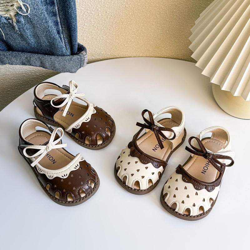 Hercegnői szandálok lányoknak — műbőr felsőrész, talp marha ín, Velcro-zár, 1–3 és 4–6 éveseknek