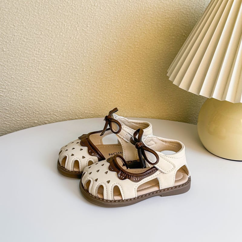 Hercegnői szandálok lányoknak — műbőr felsőrész, talp marha ín, Velcro-zár, 1–3 és 4–6 éveseknek