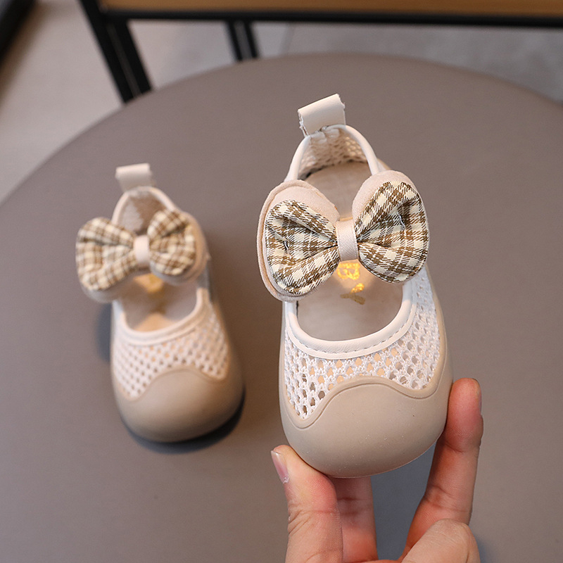 Sandale de prințesă pentru fete, pentru vârsta 1–3 ani – partea superioară din țesătură, închidere cu Velcro, talpă din cauciuc, vară 2024