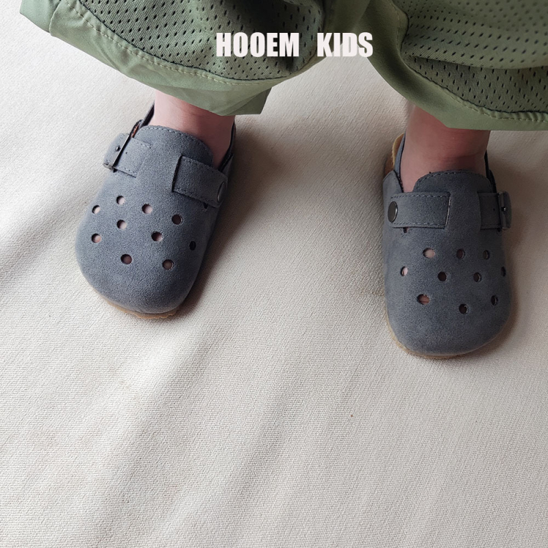 Ljetne dječje sandale u stilu Birkenstock s izrezima, ljeto 2025