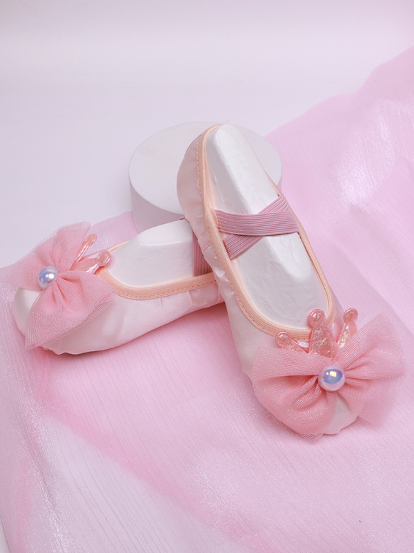 Mergaitėms baleto bateliai su minkšta padu, kvėpuojantys ir lengvi; viršus: sintetinė oda ir medvilnės audinys; baletui