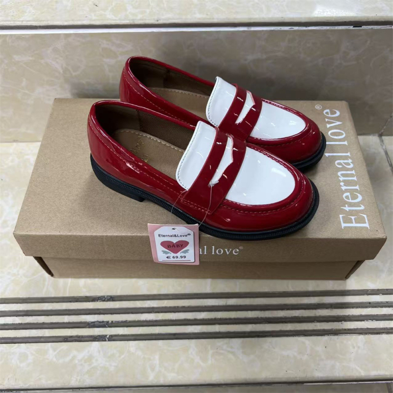 Gyerekcipő - felsőrész: Super migration; talp: gumi; csúszásgátló, kopásálló; stílus: divatos formális lábbeli