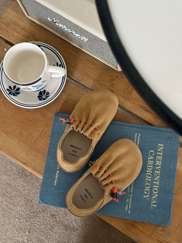 Pantofi slip-on pentru fete din nubuk velur, talpă din cauciuc, talpă joasă, anti-derapare și rezistenți, stil coreean, potriviți pentru vârste 4–16 ani