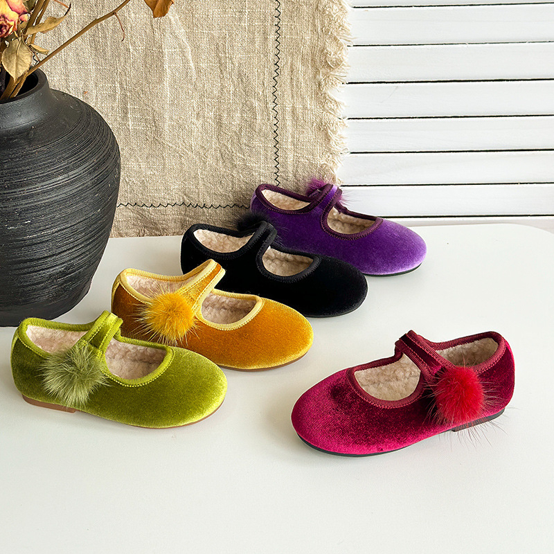 Dječje cipele od velura s Velcro zatvaračem, niski gornji dio, gumeni potplat, protuklizne i toplo zimu