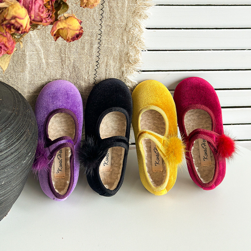 Dječje cipele od velura s Velcro zatvaračem, niski gornji dio, gumeni potplat, protuklizne i toplo zimu