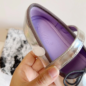 Dječje cipele u korejskom stilu s mašnicom, kvadratnim vrhom, mekanom potplatom, zatvaranje na Velcro, gornji dio od mikrovlakna