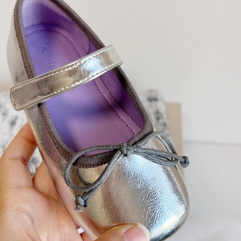 Dječje cipele u korejskom stilu s mašnicom, kvadratnim vrhom, mekanom potplatom, zatvaranje na Velcro, gornji dio od mikrovlakna