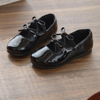 Lányok hercegnő cipő, dupla masnival — Felsőrész: másodlagos marhabőr, 7–12 éveseknek, stílus: édes akadémia