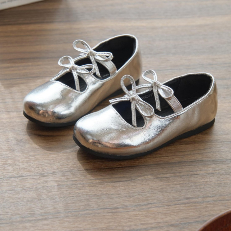 Lányok hercegnő cipő, dupla masnival — Felsőrész: másodlagos marhabőr, 7–12 éveseknek, stílus: édes akadémia