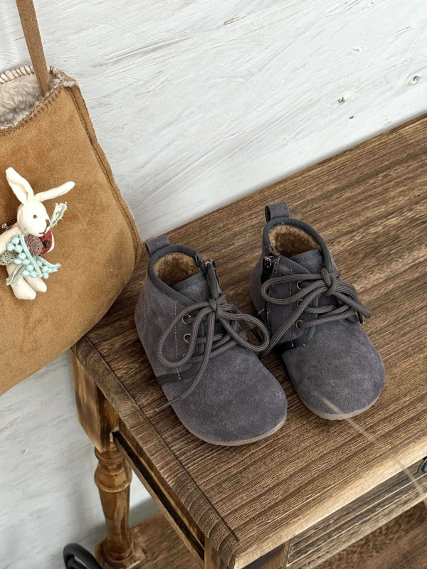 Dječje vintage čizme s bočnim zatvaračem, unisex, za djecu 4–12 godina; gornji dio od telećeg velura; lagana TPR gumenoplasta potplata; jesen‑zima