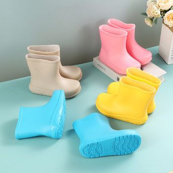 Dječje kišne čizme s dinosaurom - PVC gornji dio, unisex, niski pet 1–3 cm, kratka visina potkoljenice