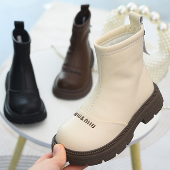 Mergaitėms odiniai trumpi aulinukai su dirbtiniu kailiu, užtrauktukas gale, žemas vamzdelis, gumine padas