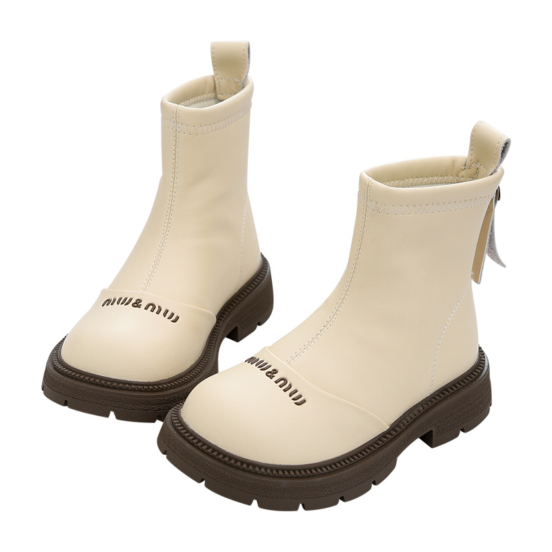 Mergaitėms odiniai trumpi aulinukai su dirbtiniu kailiu, užtrauktukas gale, žemas vamzdelis, gumine padas