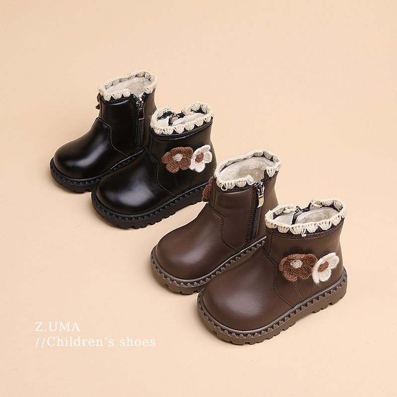 Mergaitėms Martin bateliai su PU viršumi, fleece pamušalas, šoninis užtrauktukas, atspari vandeniui guma padas, žieminis modelis