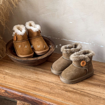 Mergaitėms sniego bateliai – viršus iš karvės split odos, padas TPES, užsegimas sagteliu, amžius 1–6 metai