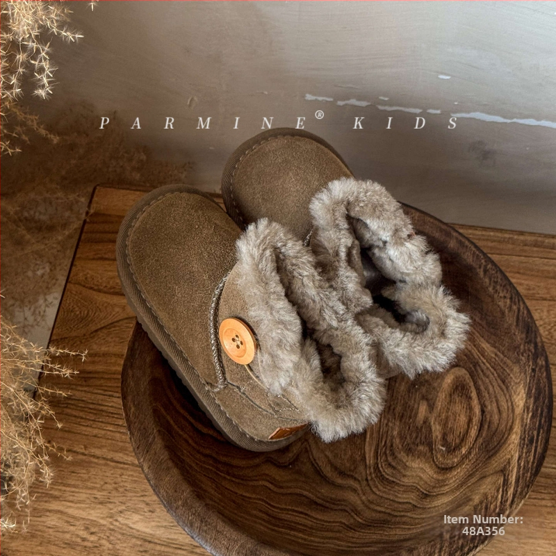 Mergaitėms sniego bateliai – viršus iš karvės split odos, padas TPES, užsegimas sagteliu, amžius 1–6 metai