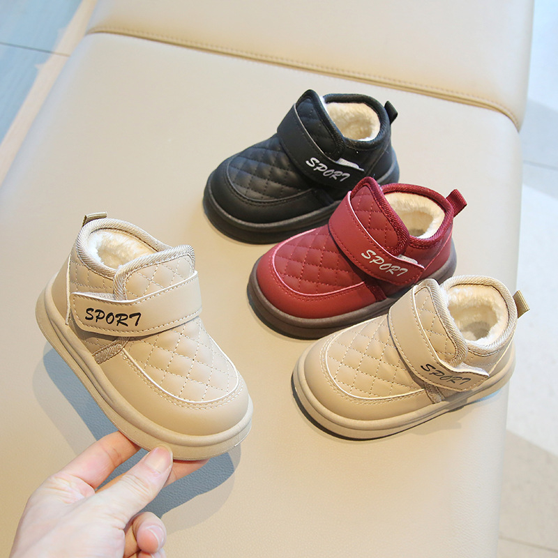 Dječje zimske cipele od umjetne kože, unisex, uzorak s slovima, Velcro zatvarač, plastična potplata (Unisex; Gornji dio: umjetna koža; Uzorak: slovima; Zatvaranje: Velcro; Potplat: plastičan)
