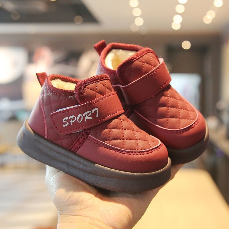 Dječje zimske cipele od umjetne kože, unisex, uzorak s slovima, Velcro zatvarač, plastična potplata (Unisex; Gornji dio: umjetna koža; Uzorak: slovima; Zatvaranje: Velcro; Potplat: plastičan)