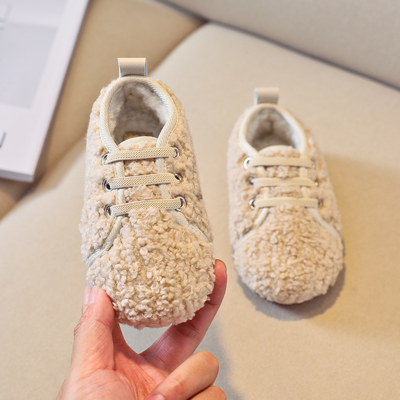 Gyerekeknek készült fleece cipő, koreai stílusú, meleg vastag bélésű, gumírozott talppal, slip-on téli modell (1–12 év)