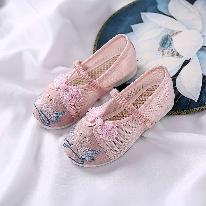 Lányoknak készült textilcipő hímzett mintával, etnikus stilus, kender felsőrész, középmagas, természetes gumitalp, 4–6 éveseknek