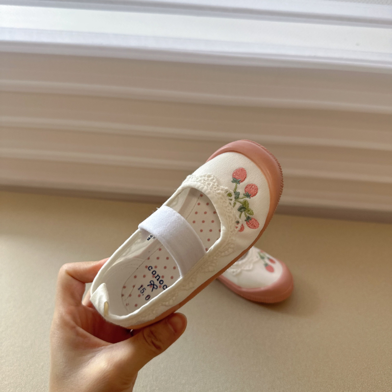Pantofi interior pentru fete – partea superioară din canvas, talpă din plastic, închidere cu bandă elastică, model cu flori, stil japonez