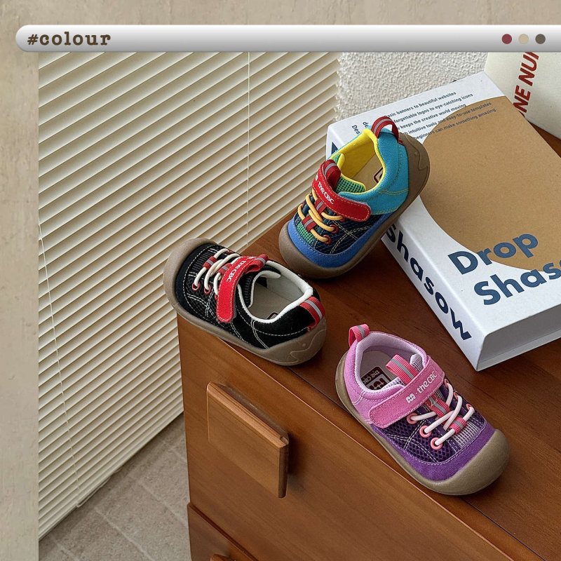 Unisex tenisice s Velcro kopčanjem – prozračne i upijaju znoj; gornji dio: twill canvas i prilagođena tkanina; potplat: TPR guma i plastično dno; ulošak: inženirski debeli ulošci