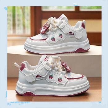 Detské bežecké tenisky s sieťovým horným dielom, zapínanie na suchý zips, nízky strih, gumová podrážka