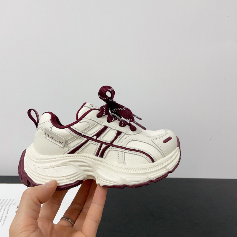 Unisex športové topánky typu dad shoes s Velcro zapínaním, horná časť z Super Fiber, priedušné, odolné voči oderu, gumová podrážka