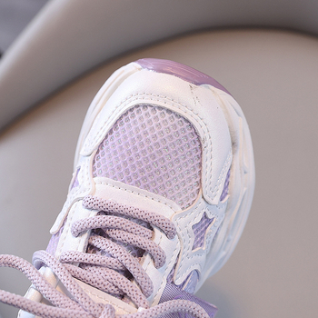 Dječje tenisice, lagane i prozračne s mrežastim gornjim dijelom, mekana pjena u potplati, Velcro zatvaranje, stil dad shoes