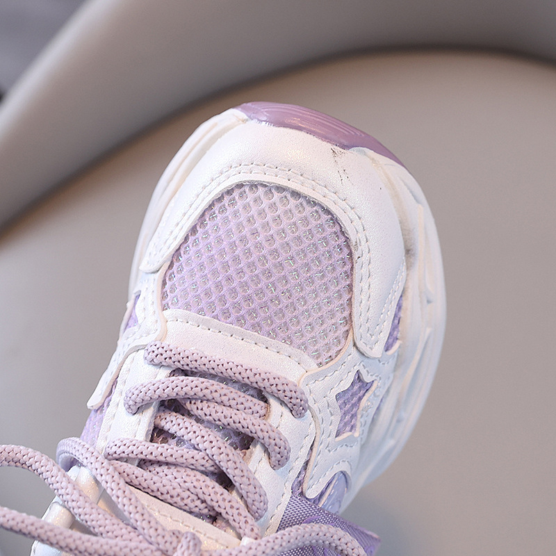 Dječje tenisice, lagane i prozračne s mrežastim gornjim dijelom, mekana pjena u potplati, Velcro zatvaranje, stil dad shoes