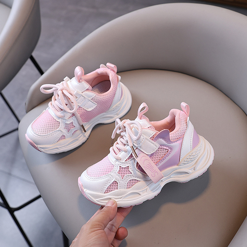 Dječje tenisice, lagane i prozračne s mrežastim gornjim dijelom, mekana pjena u potplati, Velcro zatvaranje, stil dad shoes