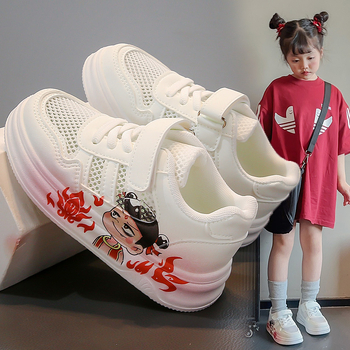 Detské tenisky s karikatúrnym vzorom, vrchný materiál z umelej kože, gumová podrážka, zapínanie na suchý zips, nízky strih