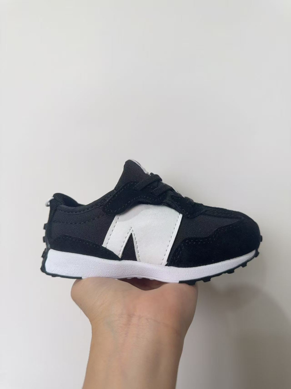 Detské športovo-voľnočasové topánky – vrchná časť z plátna, podrážka z gumy, priedušné, protišmykové, unisex