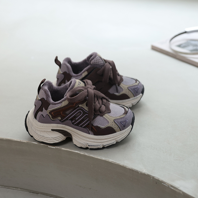 Detské zimné tenisky v štýle dad shoes, horný materiál Super fiber, EVA podrážka, zapínanie na Velcro, protišmykové a teplé, vhodné pre vek 7–16 rokov