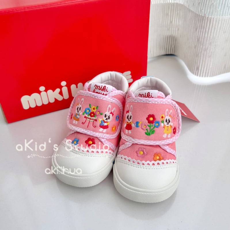 Mergaitei skirti Velcro užsegimo kanvasiniai bateliai, kanvas viršus, guminė padas, žemas viršus, amžius 1–6 metai