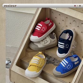 Vaikų vidaus bateliai Velcro užsegimu, Korejos stiliaus, neslidūs, kvėpuojanti drobė, žemas viršus (Amžius: 4–12 metų | Viršus: drobė | Padas: TPR + plastikas | Užsegimas: Velcro | Sezona: pavasaris/rudenys)