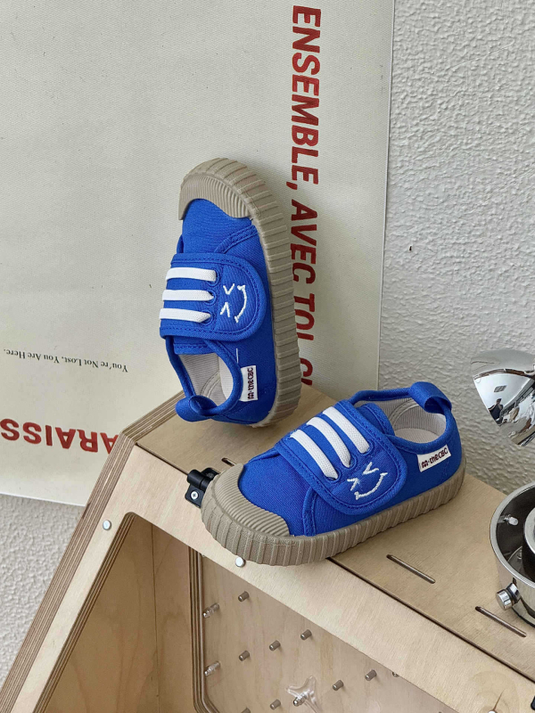 Vaikų vidaus bateliai Velcro užsegimu, Korejos stiliaus, neslidūs, kvėpuojanti drobė, žemas viršus (Amžius: 4–12 metų | Viršus: drobė | Padas: TPR + plastikas | Užsegimas: Velcro | Sezona: pavasaris/rudenys)