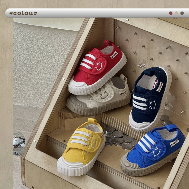 Vaikų vidaus bateliai Velcro užsegimu, Korejos stiliaus, neslidūs, kvėpuojanti drobė, žemas viršus (Amžius: 4–12 metų | Viršus: drobė | Padas: TPR + plastikas | Užsegimas: Velcro | Sezona: pavasaris/rudenys)