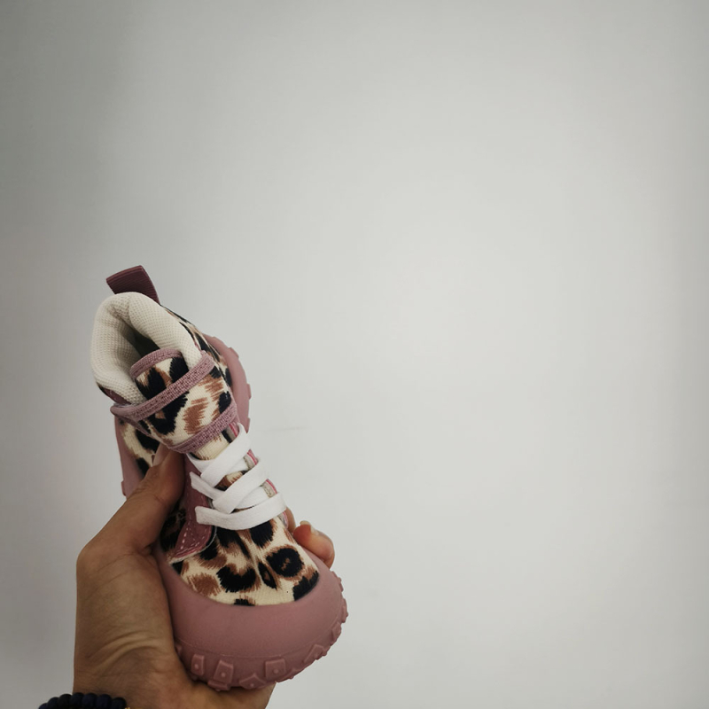 Детски кецове с леопардов принт, Velcro закопчаване, платнена горна част, подметка от гума, дишащи