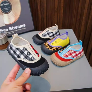 Vaikiški slip-on sportbačiai su plaid raštu, viršutinė drobė, guma padas, žemas profilis