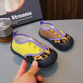 Vaikiški slip-on sportbačiai su plaid raštu, viršutinė drobė, guma padas, žemas profilis