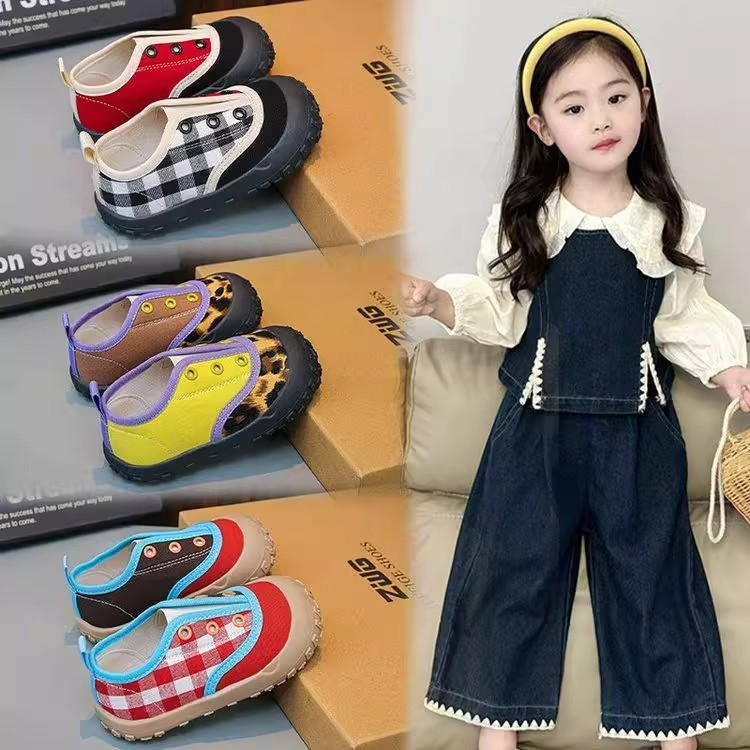 Vaikiški slip-on sportbačiai su plaid raštu, viršutinė drobė, guma padas, žemas profilis