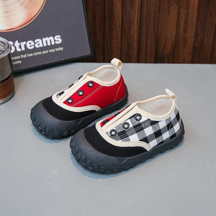 Vaikiški slip-on sportbačiai su plaid raštu, viršutinė drobė, guma padas, žemas profilis
