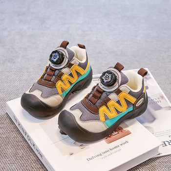 Bērnu āra pārgājienu kalnu kurpes – tīkla augšdaļa, gumijas zole, griežamā sprādze, vecuma grupai 7–16 gadi, pavasaris–rudens