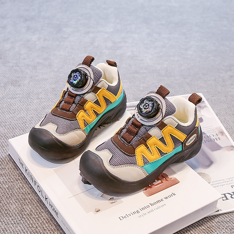 Bērnu āra pārgājienu kalnu kurpes – tīkla augšdaļa, gumijas zole, griežamā sprādze, vecuma grupai 7–16 gadi, pavasaris–rudens