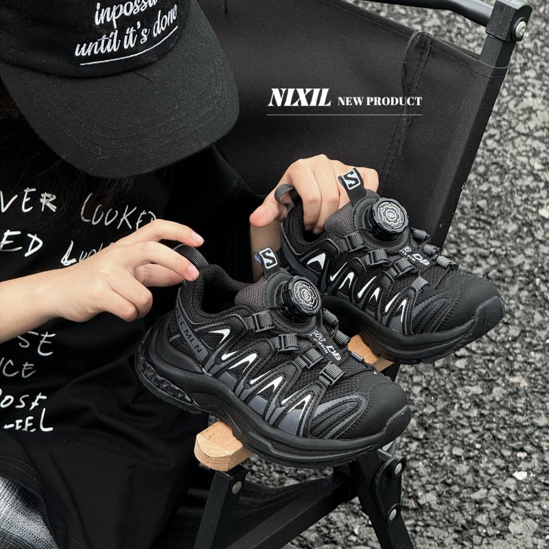 Bērnu skriešanas apavi ar elpojošu tīkla augšdaļu, griežamā sprādze, pretslīdes gumijas zole, augstuma palielinājums, universālas, rudens