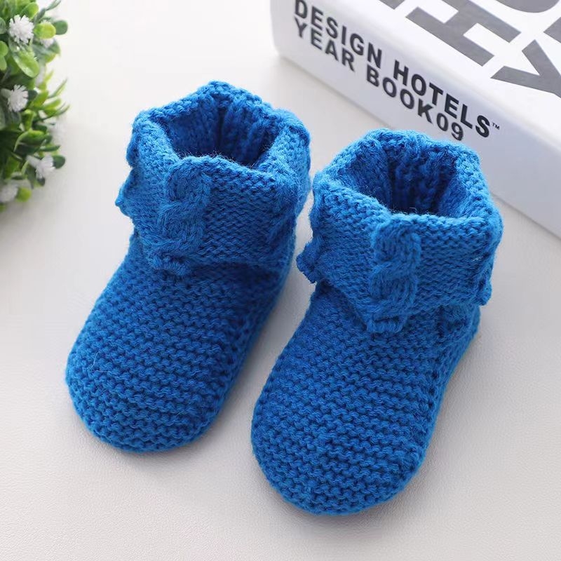 Dječje vunene papučice – ručno pletene, mekana potplata, crtani uzorak, unisex, za uzrast 6–12 mjeseci